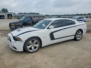 Dodge Charger 5.7L 8 2014