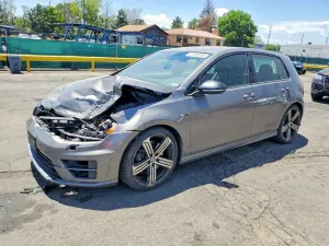 Volkswagen Golf 2L 4 2015