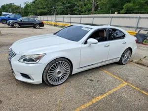 Lexus LS 4.6L 8 2015