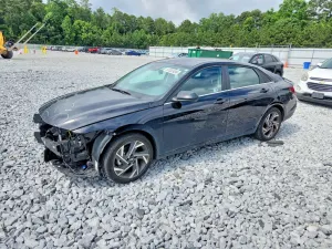 Hyundai Elantra 2.0L 4 2025