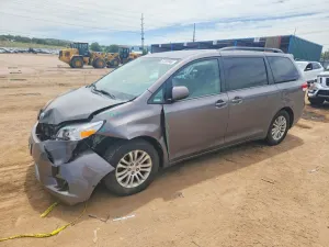 Toyota Sienna 3.5L 6 2014