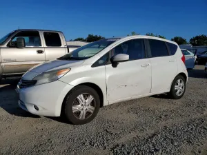 Nissan Versa 1.6L 4 2015