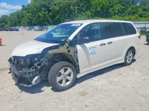 Toyota Sienna 3.5L 6 2020