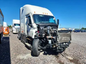 Freightliner Cascadia 12.8L 6 2023