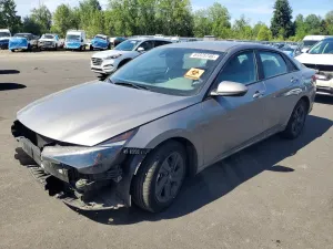 Hyundai Elantra 2.0L 4 2023