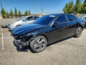 Hyundai Elantra 2.0L 4 2025