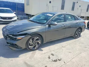 Hyundai Elantra 2.0L 4 2025