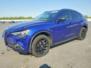 Alfa Romeo Stelvio 2.0L 4 2021