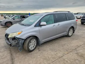 Toyota Sienna 3.5L 6 2012