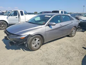 Hyundai Elantra 2.0L 4 2025