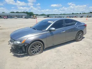 Nissan Altima 2.5L 4 2020