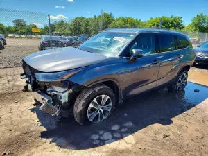 Toyota Highlander 3.5L 6 2021