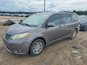 Toyota Sienna 3.5L 6 2012