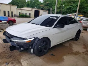 Hyundai Elantra 2.0L 4 2026