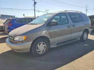 Toyota Sienna 3.0L 6 1999