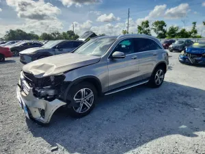 Mercedes-Benz GLC 2.0L 4 2022