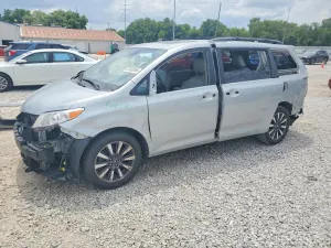 Toyota Sienna 3.5L 6 2020