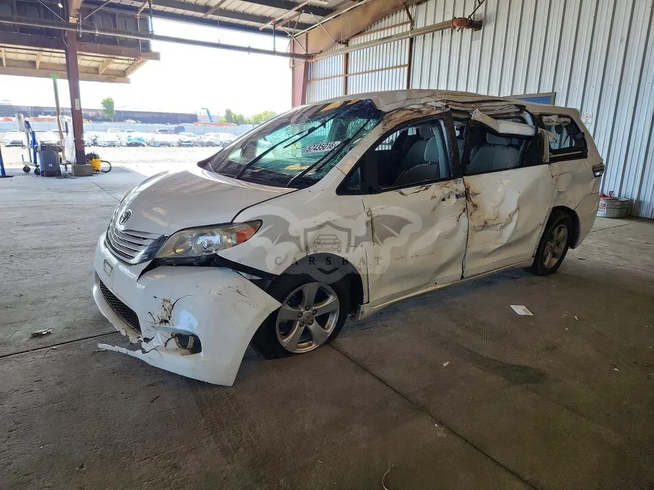 Toyota Sienna 3.5L 6 2015