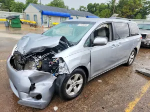 Toyota Sienna 3.5L 6 2014