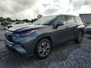 Toyota Highlander 3.5L 6 2021