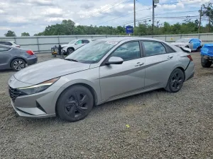 Hyundai Elantra 2.0L 4 2021