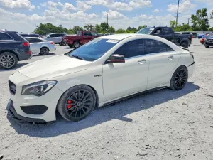 Mercedes-Benz CLA 2.0L 4 2015