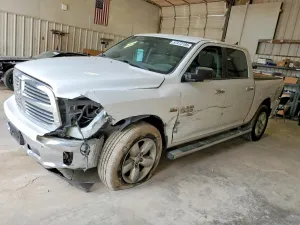 RAM 1500 5.7L 8 2015