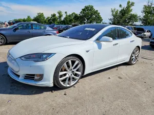 Tesla Model S 2014