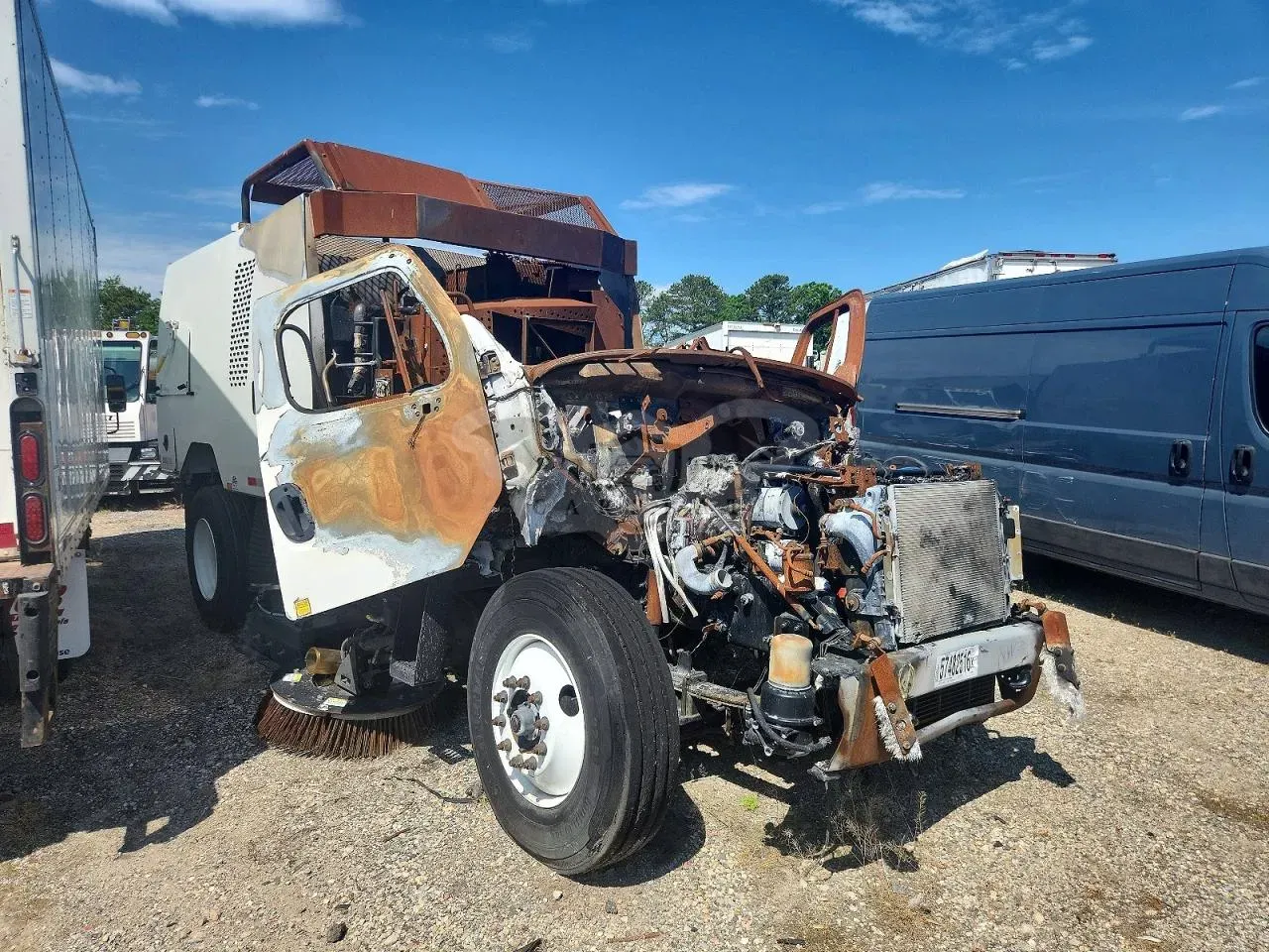 Freightliner Business Class M2 6.7L 6 2023