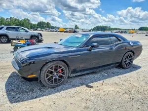 Dodge Challenger 6.1L 8 2010