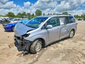 Toyota Sienna 3.5L 6 2017