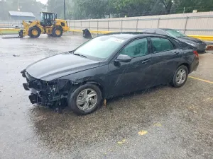 Hyundai Elantra 2.0L 4 2025