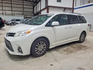 Toyota Sienna 3.5L 6 2018