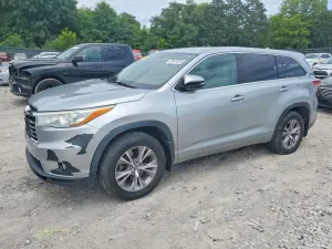 Toyota Highlander 3.5L 6 2016