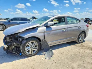 Hyundai Elantra 2.0L 4 2020