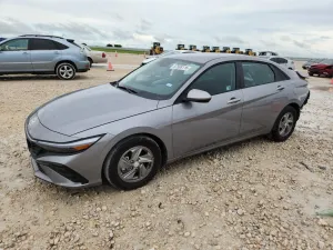 Hyundai Elantra 2.0L 4 2025