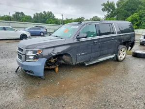 Chevrolet Suburban 5.3L 8 2015