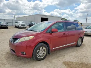 Toyota Sienna 3.5L 6 2011