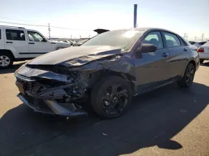 Hyundai Elantra 2.0L 4 2026