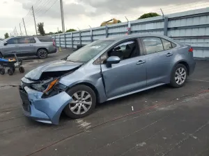 Toyota Corolla LE 1.8L 4 2020