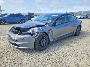 Tesla Model 3 2025