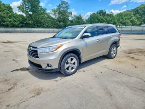 Toyota Highlander 3.5L 6 2015