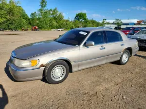 Lincoln Town Car 4.6L 8 2001