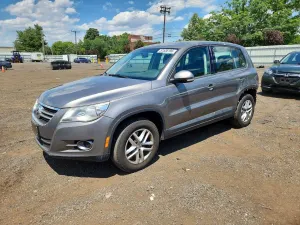 Volkswagen Tiguan 2.0L 4 2011