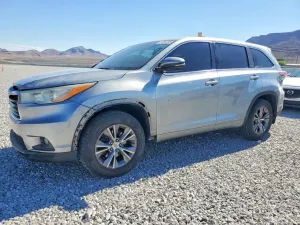 Toyota Highlander 3.5L 6 2015