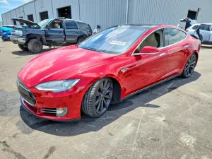 Tesla Model S 2013