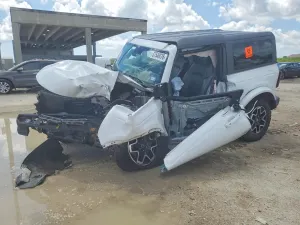 Ford Bronco 2.3L 4 2022