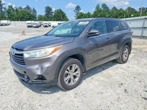 Toyota Highlander 3.5L 6 2015