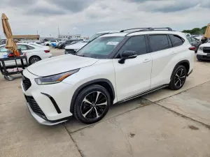 Toyota Highlander 3.5L 6 2021