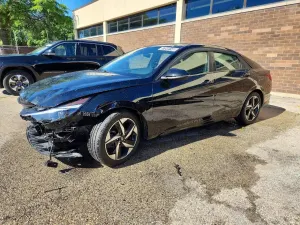 Hyundai Elantra 2.0L 4 2022